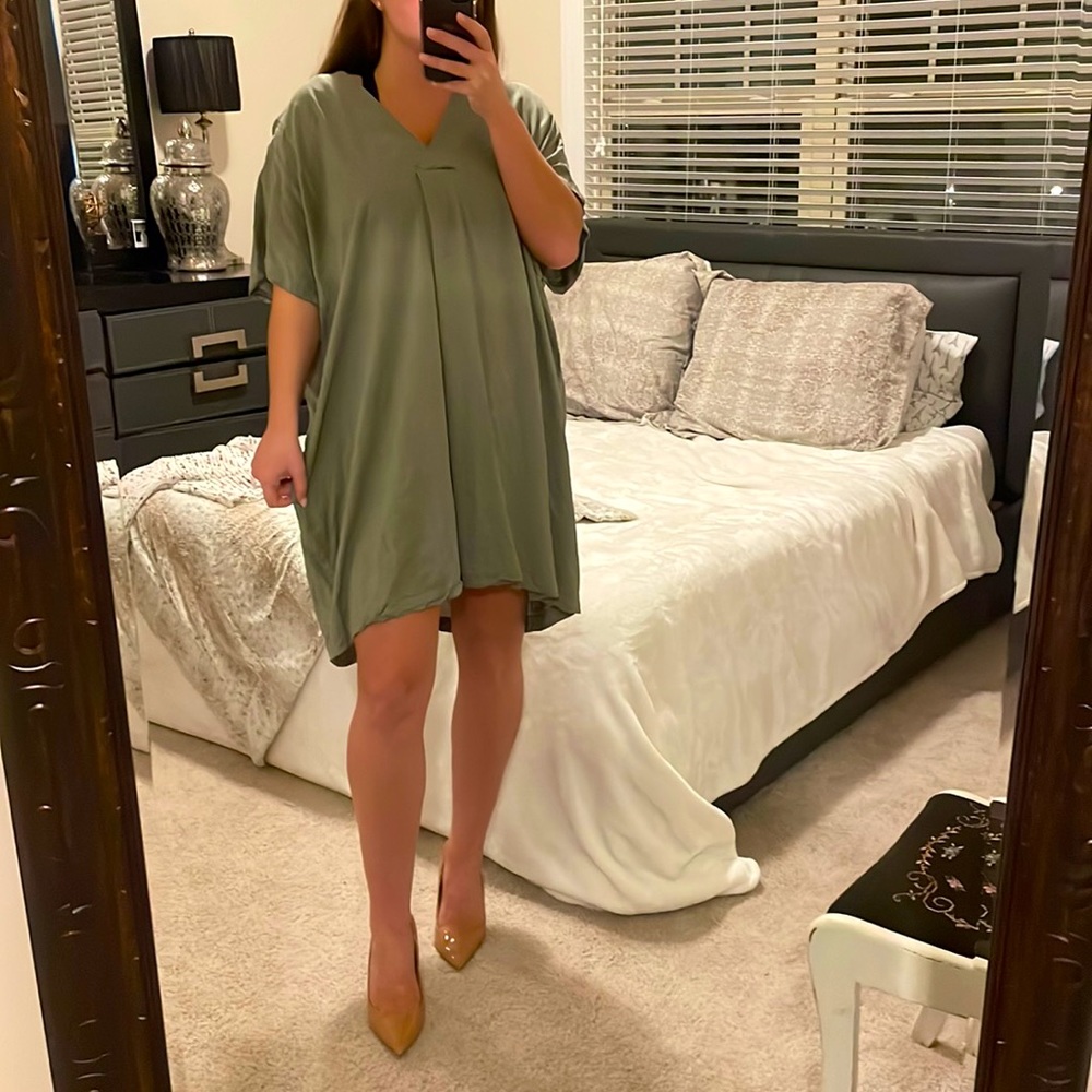 Olive Green H&M Flowy Dress🌿